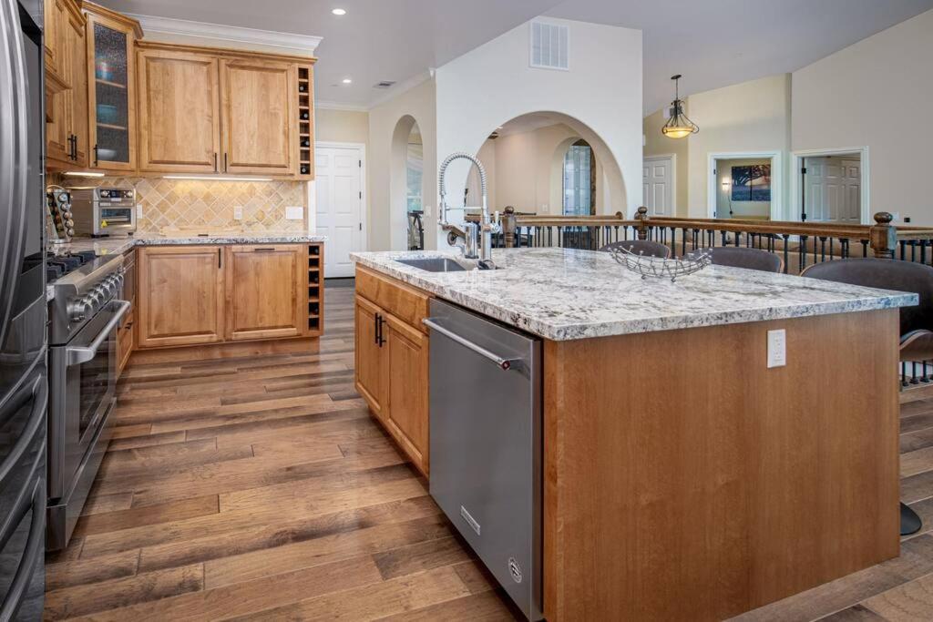 Lakeside Retreat: Pine Mountain Luxury Near Yosemite Groveland Exterior photo