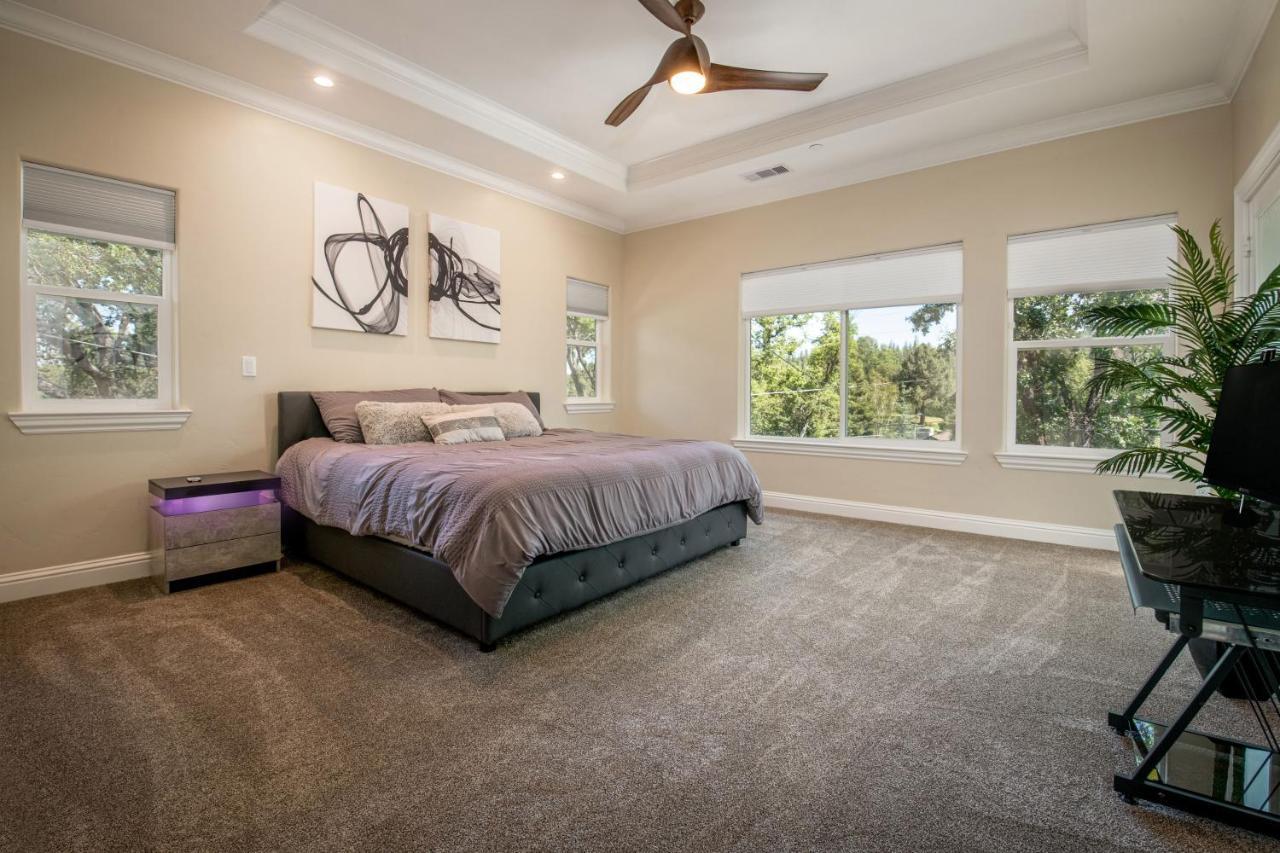 Lakeside Retreat: Pine Mountain Luxury Near Yosemite Groveland Exterior photo